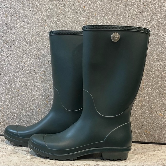 UGG Shelb Matte Rain Boots Sz 11